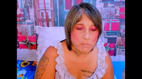 indianroxy27 online show from December 2025 06:39:01 PM