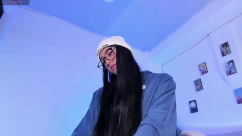 Luna  online show from January 2025 03:19:02 AM