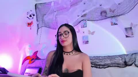 Luna  online show from October 2025 01:16:01 AM