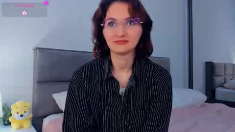 Kira online show from October 2025 04:13:02 AM