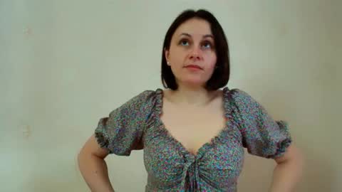 Snapshot of inessa_beauty chatting on April 2026 06:30:02 AM Inessa online show from April 2026 06:30:02 AM