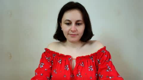 Snapshot of inessa_beauty chatting on April 2026 12:58:01 PM Inessa online show from April 2026 12:58:01 PM