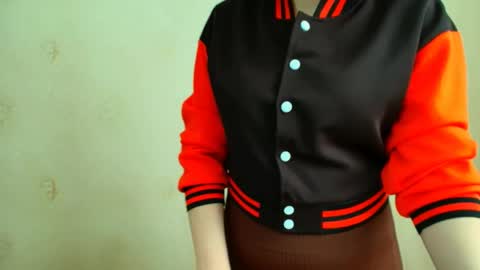 Snapshot of inessa_beauty chatting on May 2026 01:41:01 PM Inessa online show from May 2026 01:41:01 PM