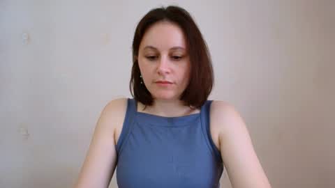 Snapshot of inessa_beauty chatting on May 2026 09:47:01 AM Inessa online show from May 2026 09:47:01 AM