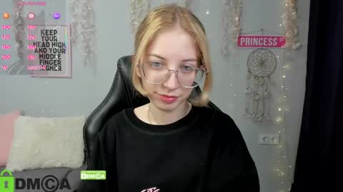Mia online show from May 2026 01:17:02 PM