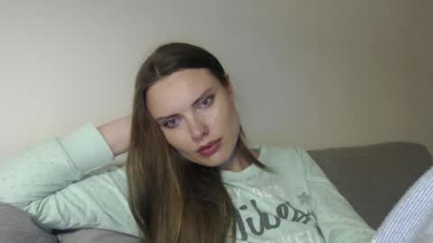 Sweet girl online show from March 2026 09:05:01 PM