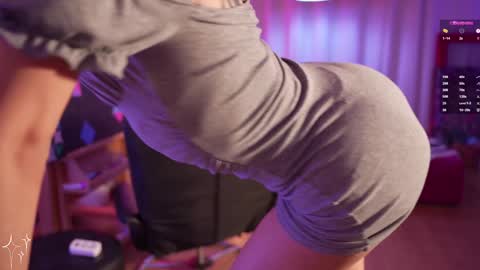 Snapshot of informal_ chatting on February 2025 12:31:02 AM MAL --- online show from February 2025 12:31:02 AM