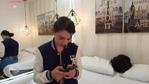 Snapshot of ingrid_rodriguezz chatting on May 2026 12:54:02 PM Ingrid online show from May 2026 12:54:02 PM