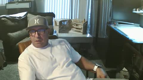 inittogetitin online show from December 2025 10:17:02 PM