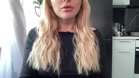 iniva05 online show from May 2026 01:51:02 PM