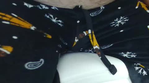 Snapshot of injmolder2 chatting on January 2026 12:31:01 PM Hanging Out online show from January 2026 12:31:01 PM