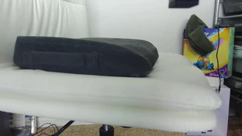 Snapshot of injmolder2 chatting on January 2026 01:24:02 PM Hanging Out online show from January 2026 01:24:02 PM