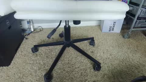 Snapshot of injmolder2 chatting on January 2026 12:47:01 AM Hanging Out online show from January 2026 12:47:01 AM