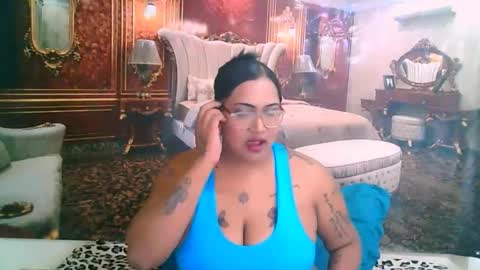 Kim online show from November 2025 05:25:02 PM