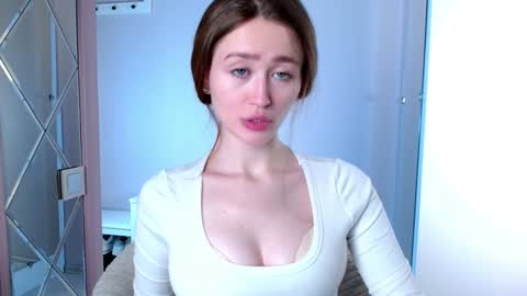 Lina online show from December 2024 11:55:02 AM