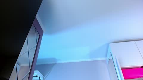 Lina online show from January 2025 12:47:02 PM