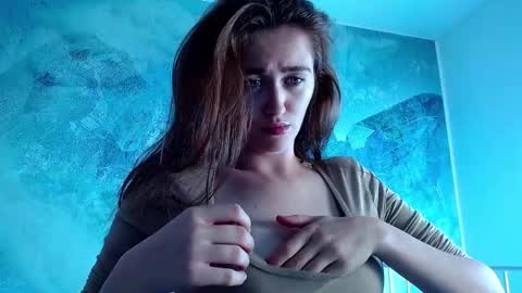 Lina online show from September 2025 02:49:01 PM