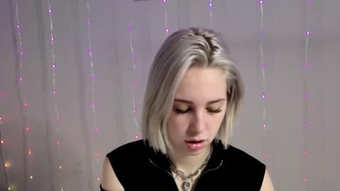 Snapshot of innocent_girll chatting on February 2026 05:00:02 PM Kate online show from February 2026 05:00:02 PM