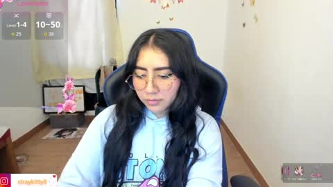 Luna        online show from April 2026 08:45:02 PM