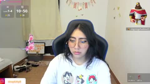 Luna        online show from June 2026 12:32:01 AM
