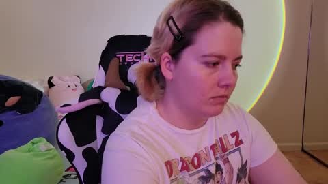 Snapshot of internetfairy_xo chatting on December 2024 07:57:02 PM Faye online show from December 2024 07:57:02 PM