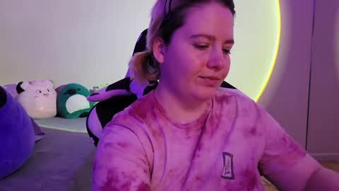 Snapshot of internetfairy_xo chatting on December 2024 02:37:01 PM Faye online show from December 2024 02:37:01 PM