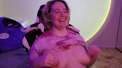 Snapshot of internetfairy_xo chatting on January 2025 07:30:01 AM Faye online show from January 2025 07:30:01 AM