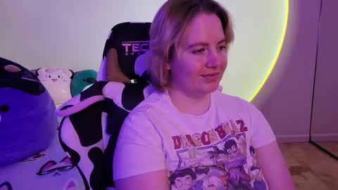 Snapshot of internetfairy_xo chatting on January 2025 07:20:01 PM Faye online show from January 2025 07:20:01 PM