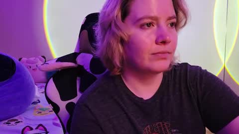 Snapshot of internetfairy_xo chatting on February 2025 07:07:01 AM Faye online show from February 2025 07:07:01 AM