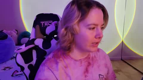 Snapshot of internetfairy_xo chatting on February 2025 08:48:02 AM Faye online show from February 2025 08:48:02 AM