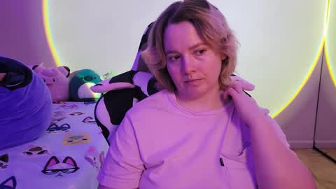 Snapshot of internetfairy_xo chatting on February 2025 10:15:02 AM Faye online show from February 2025 10:15:02 AM