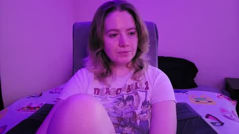 Snapshot of internetfairy_xo chatting on November 2025 03:52:02 AM Faye online show from November 2025 03:52:02 AM