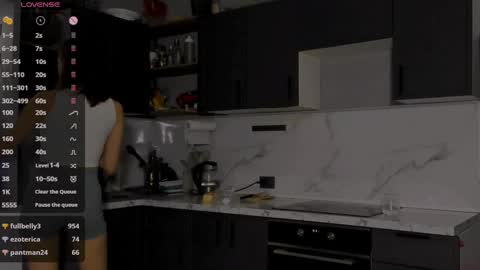 Snapshot of internetsexplorer chatting on December 2024 02:19:02 AM Bernadette Join online show from December 2024 02:19:02 AM