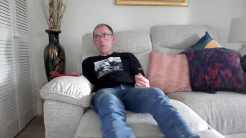 inthemood63 online show from April 2026 04:16:02 PM
