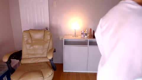 Snapshot of intimate143 chatting on August 2026 01:09:01 AM Im Desiree online show from August 2026 01:09:01 AM