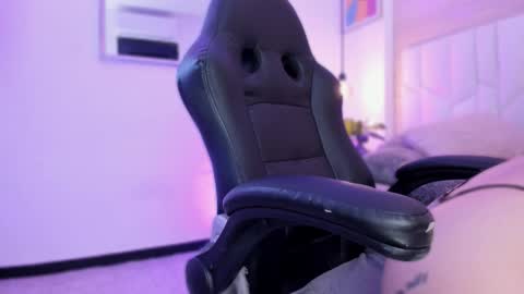 io_chie_ online show from February 2026 04:10:02 AM