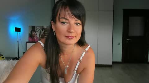 iracherrynow online show from October 2025 11:08:02 AM