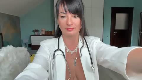 iracherrynow online show from July 2026 07:00:02 AM