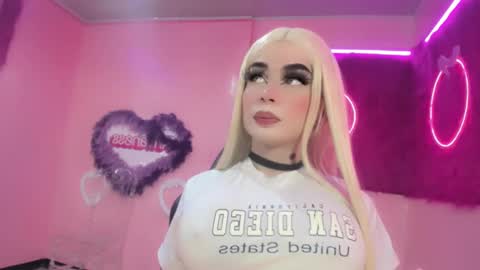 Snapshot of irina_lechera_ chatting on December 2024 08:00:01 PM Irina online show from December 2024 08:00:01 PM