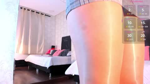 Queen Iris online show from September 2025 09:15:01 PM