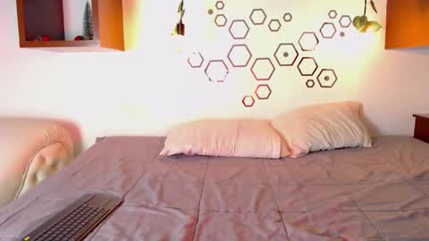 Snapshot of iris_joi chatting on December 2025 03:59:01 AM Iirs online show from December 2025 03:59:01 AM