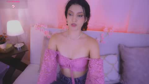 Maia Glow online show from July 2026 06:43:01 PM
