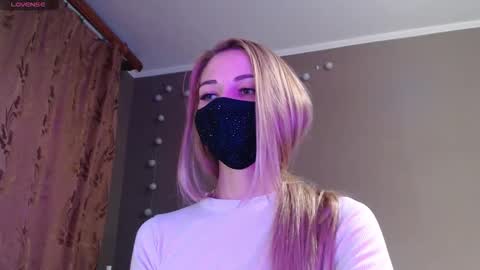 Lily online show from September 2025 03:50:01 PM