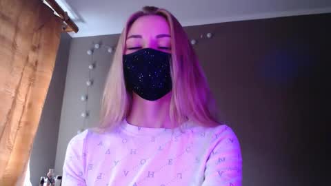 Lily online show from September 2025 02:33:02 PM