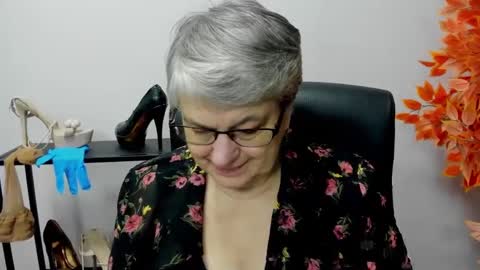 Snapshot of iris_xdesire chatting on December 2024 07:50:02 AM I R I S online show from December 2024 07:50:02 AM