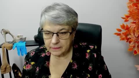 Snapshot of iris_xdesire chatting on December 2024 10:57:01 AM I R I S online show from December 2024 10:57:01 AM