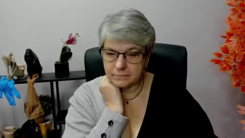 Snapshot of iris_xdesire chatting on December 2024 08:09:01 AM I R I S online show from December 2024 08:09:01 AM