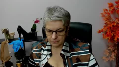 Snapshot of iris_xdesire chatting on December 2024 10:50:02 AM I R I S online show from December 2024 10:50:02 AM