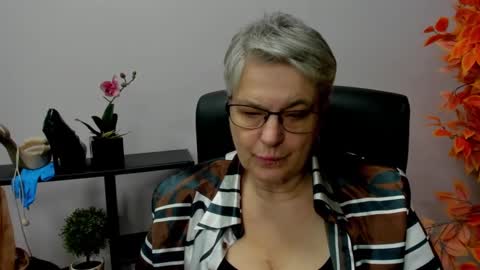 Snapshot of iris_xdesire chatting on December 2024 10:51:02 AM I R I S online show from December 2024 10:51:02 AM