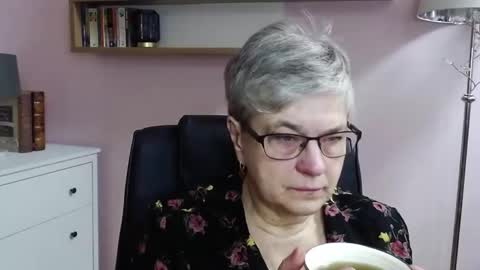 Snapshot of iris_xdesire chatting on December 2024 07:28:01 AM I R I S online show from December 2024 07:28:01 AM